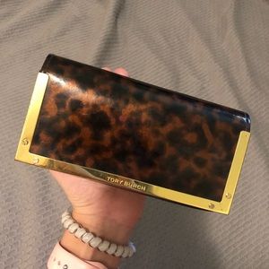 Tory burch magnetic case